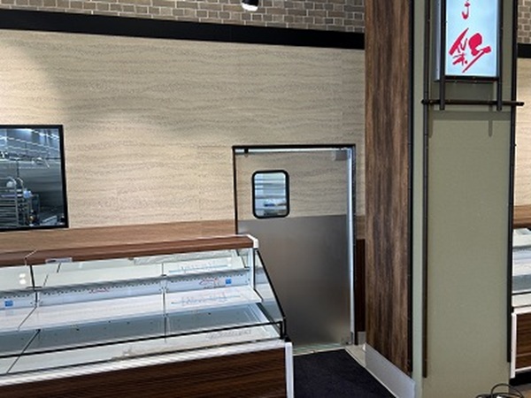 惣菜店向け片開きアルミスイングドア（一般タイプ、窓透明、大型）