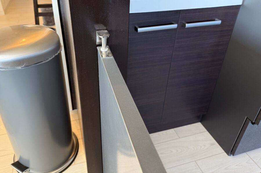 住宅キッチン向け 片開き メラミン化粧板タイプ ミニスイングドア