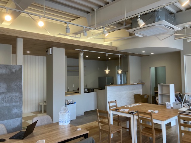 飲食店向け 片開き メラミン化粧板タイプ ミニスイングドア