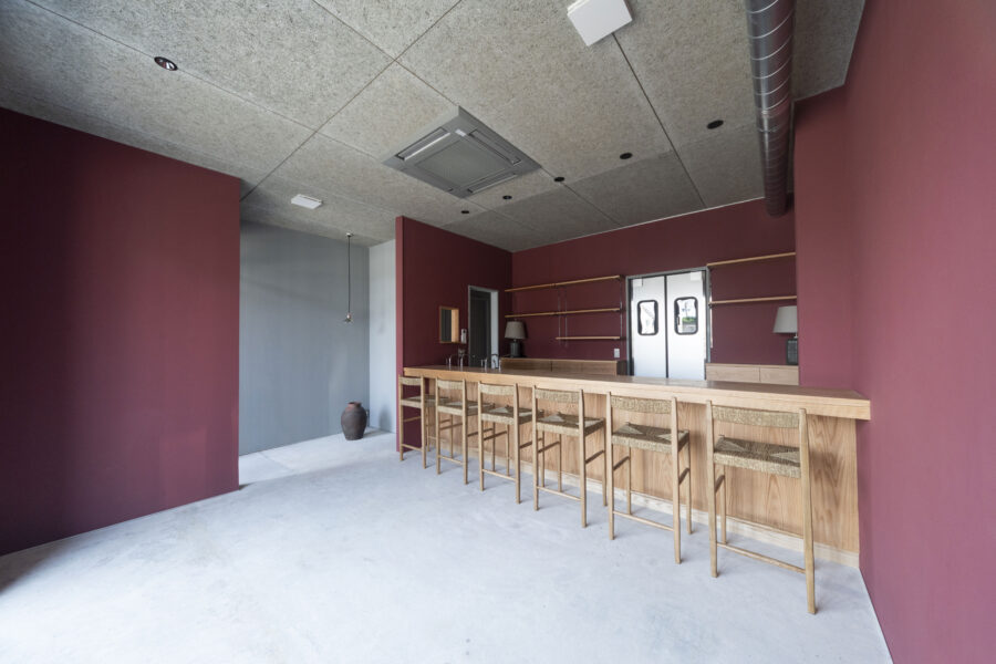 レストラン向け狭小両開きアルミスイングドア（密閉タイプ・窓透明・狭小）