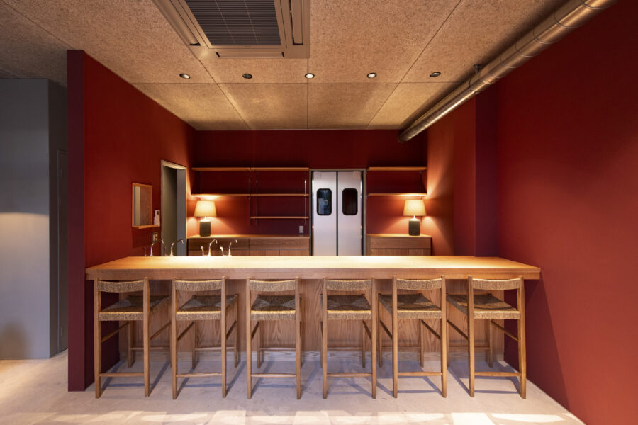 レストラン向け狭小両開きアルミスイングドア（密閉タイプ・窓透明・狭小）